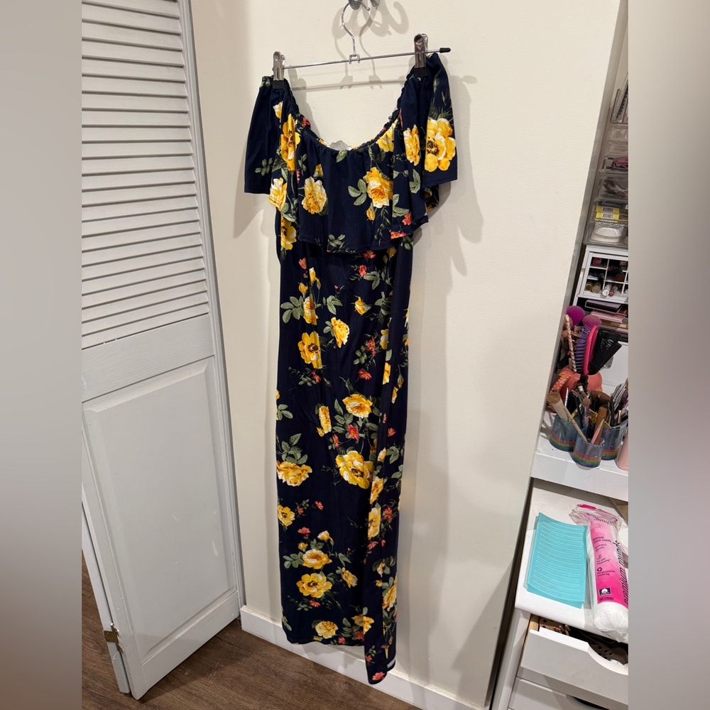 Off-Shoulder bodycon Floral Maxi Dress in Navy and Yellow
